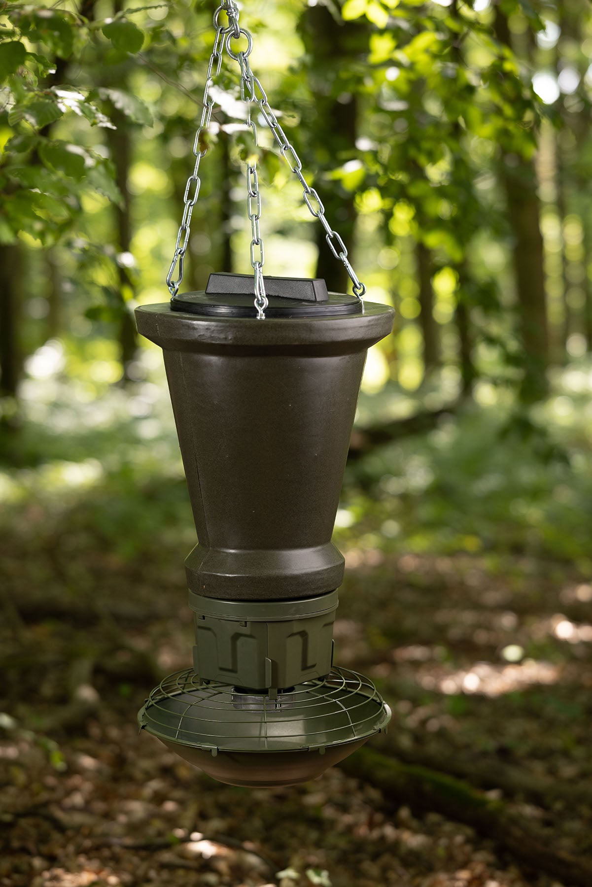 EUROHUNT Futterautomat Evolution digitaler Streuautomat mit Bajonettverschluss und Schutzkäfig