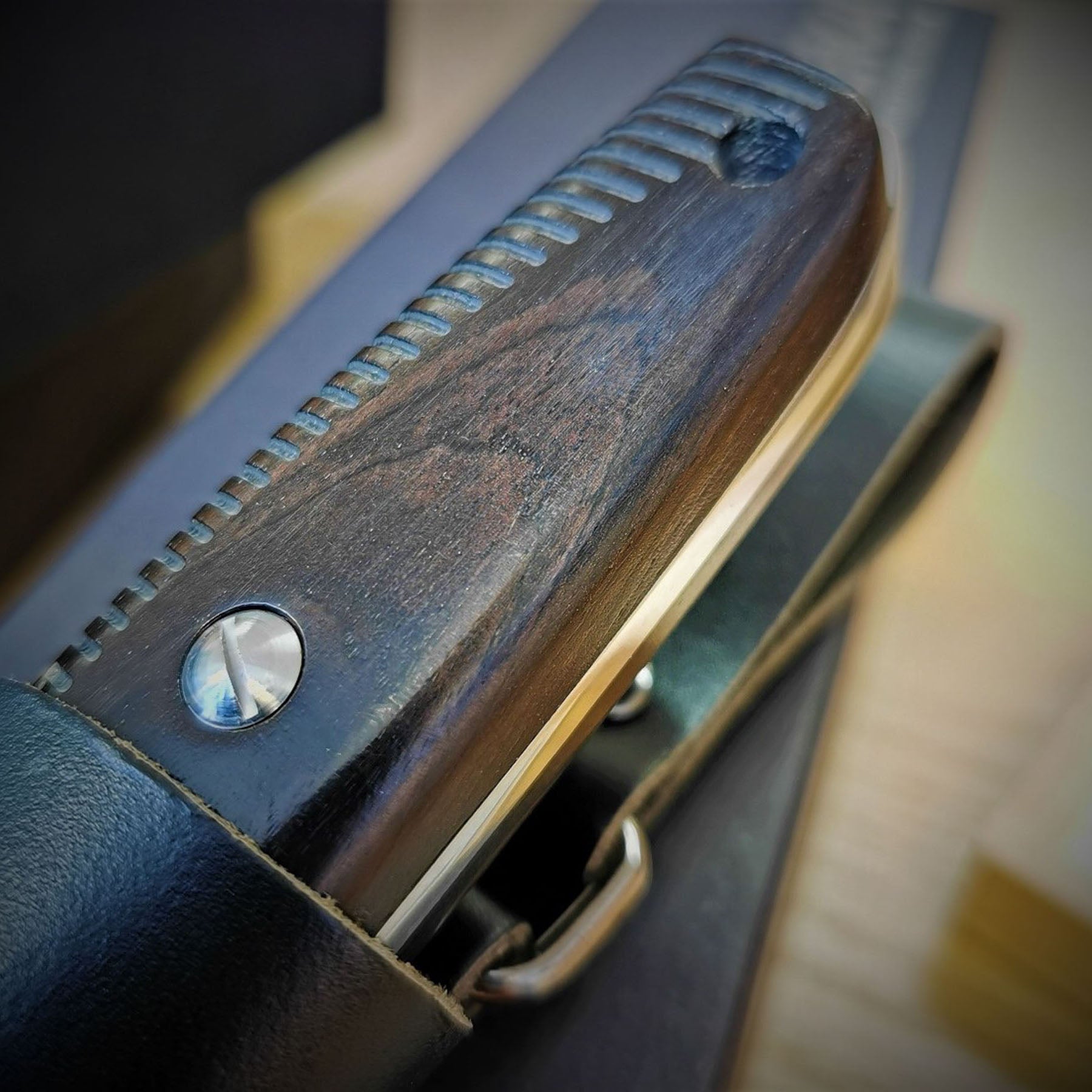 EKA Nordic W12 Wood Profi-Jagdmesser mit robustem Echtholzgriff