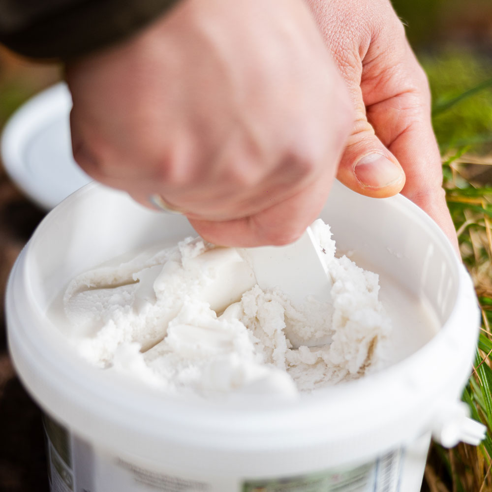 Eurohunt Salzpaste Raucharoma 2kg Mineralpaste für Rotwild und Schwarzwild