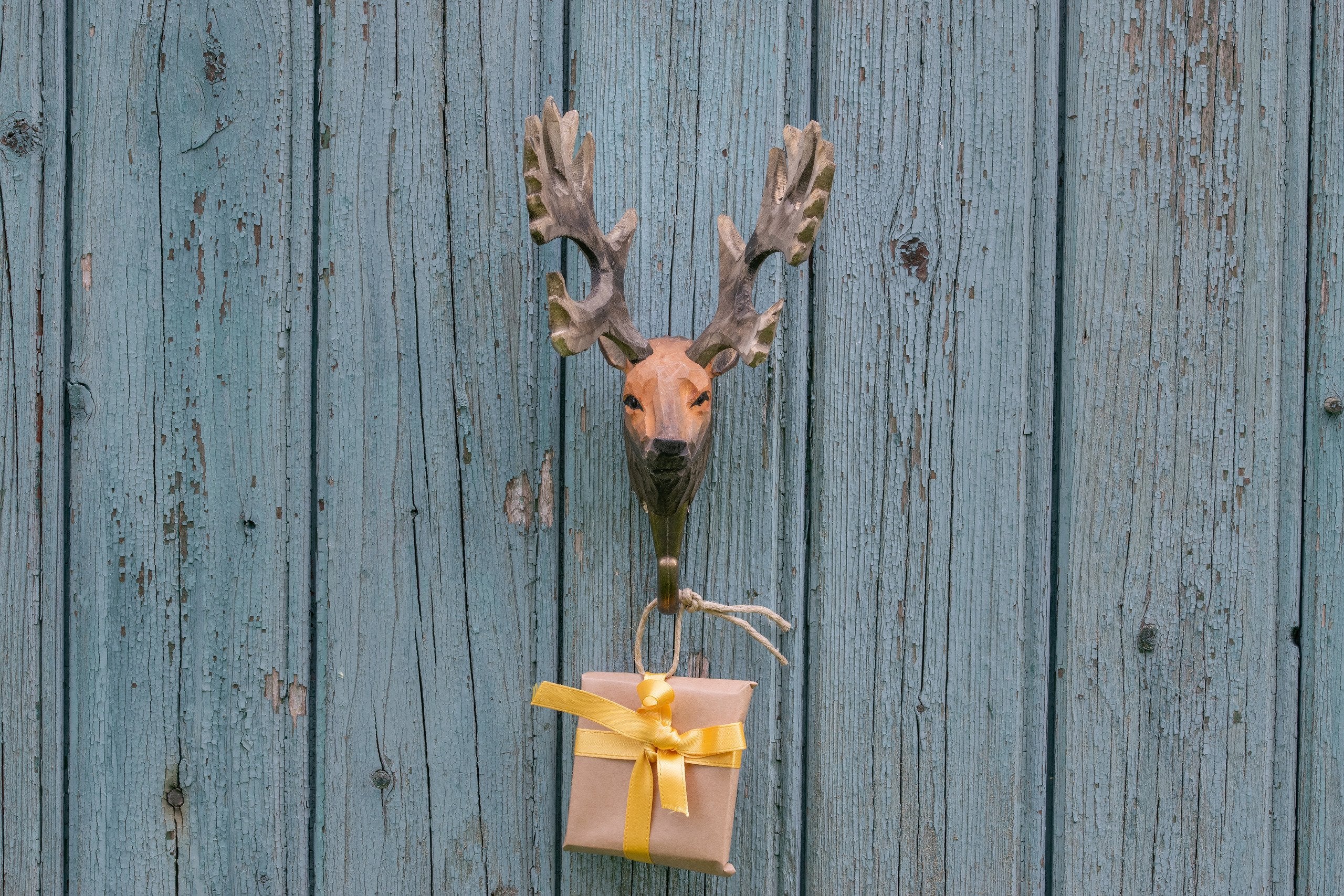 Handgeschnitzter Hirsch Wandhaken aus Metall & Holz für Kleider, Handtücher, Dekoration