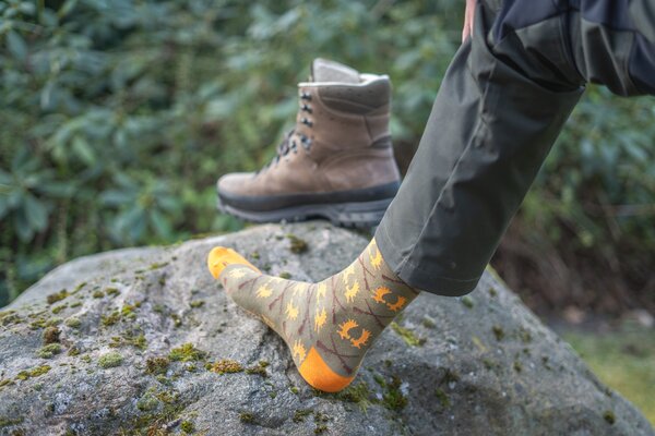 Nordforest Hunting Bequeme Jagdsocken Geweih-Motiv - Oliv-Bunt für Herren & Damen