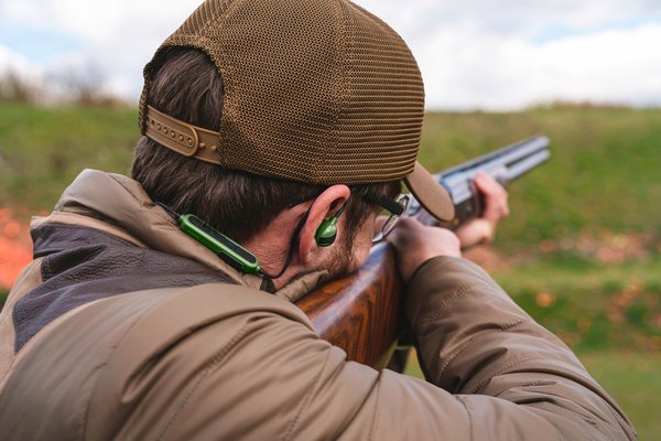 Isotunes Sport Advance Bluetooth Aktiver Gehörschutzstöpsel für Jagd Schießsport IP67