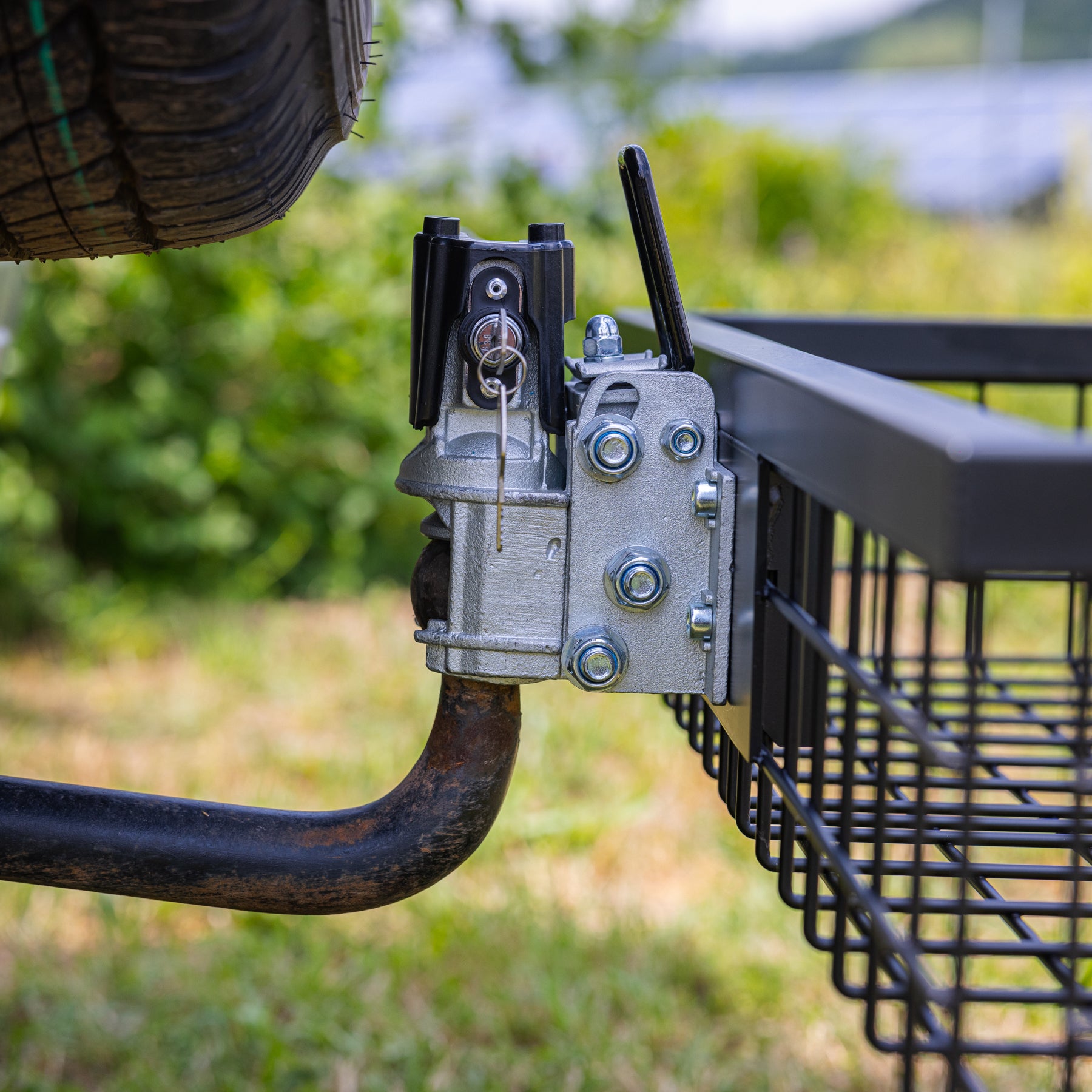 EUROHUNT Heckträger 1020x530x165 mm beschichtet mit abklappbarer Schnellkupplung