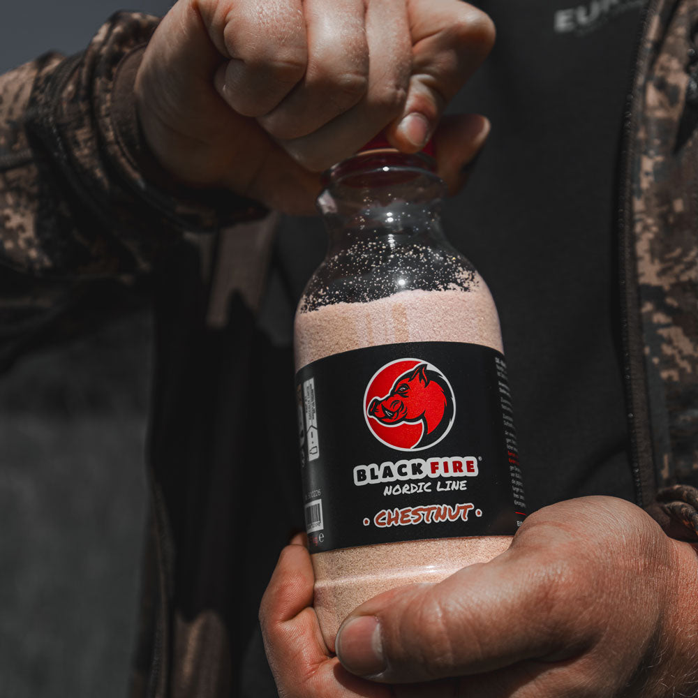 BLACK FLEX Set Nordic Line Wildkamera Bundle mit Lockmitteln