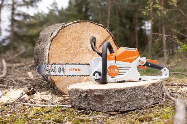Stihl Akku-Motorsäge MSA 220 C-B: Leistungsstark, effizient, kabellos für Forst & Garten