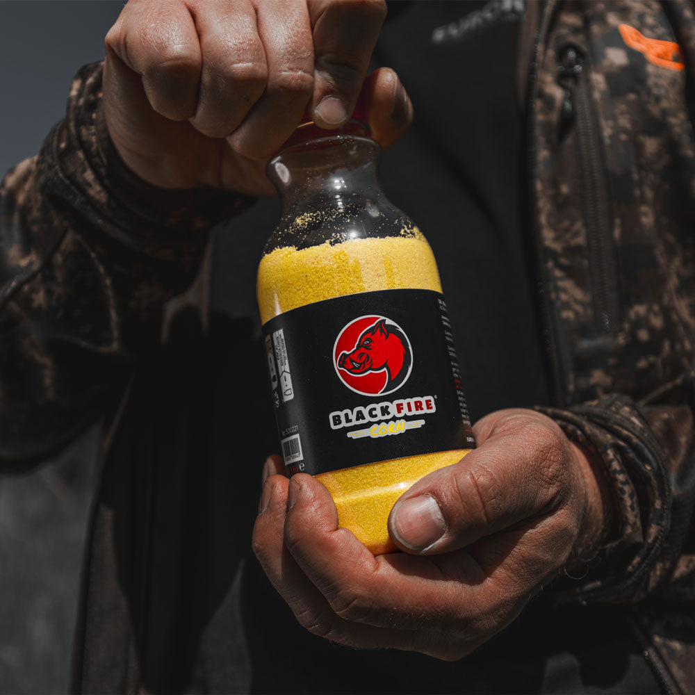 BLACK FIRE Corn Lockmittel für Schwarzwild 6er Pack 0,5 kg