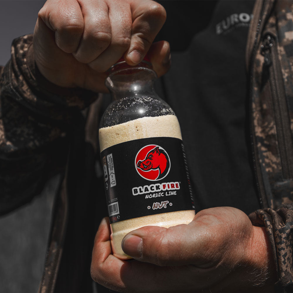 Black Fire Nordic Line Nuss Lockmittel 6er Pack 0,5 kg Flaschen