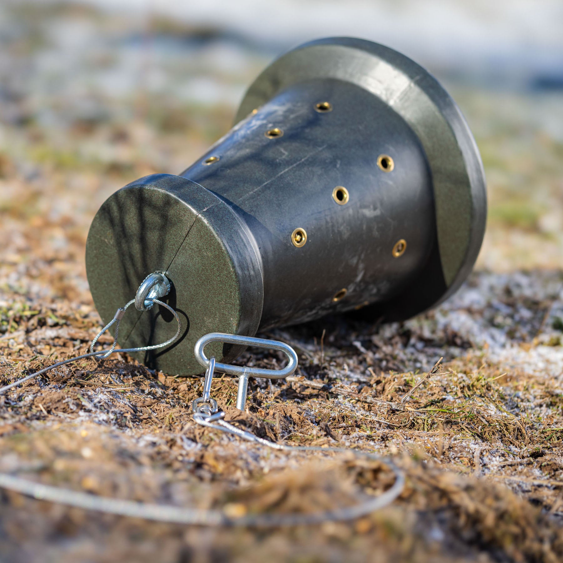 EUROHUNT Futterkegel für Schwarzwild 18kg Kapazität mit verstärkten Metallösen