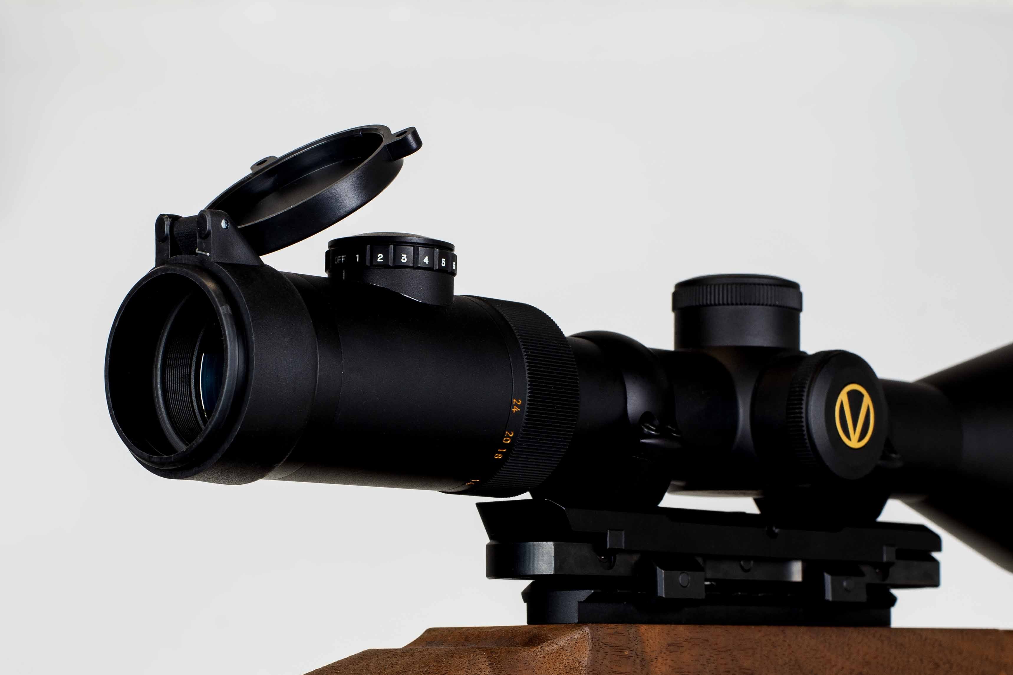 Robuster Objektiv Okularschutz 57-59mm, Matt Schwarz, Federtechnik für Optik