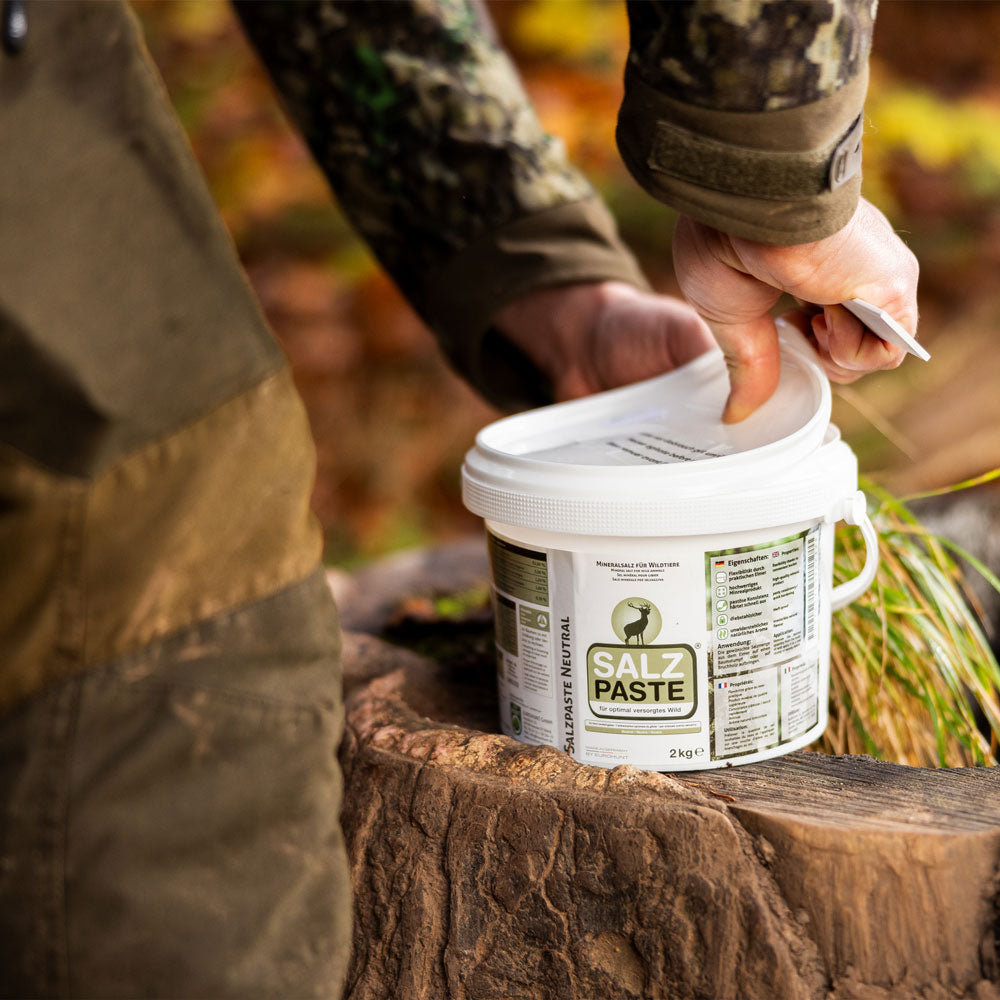 Eurohunt Deusa Salzpaste Neutral 2 kg Eimer Wildlockmittel für Reviere