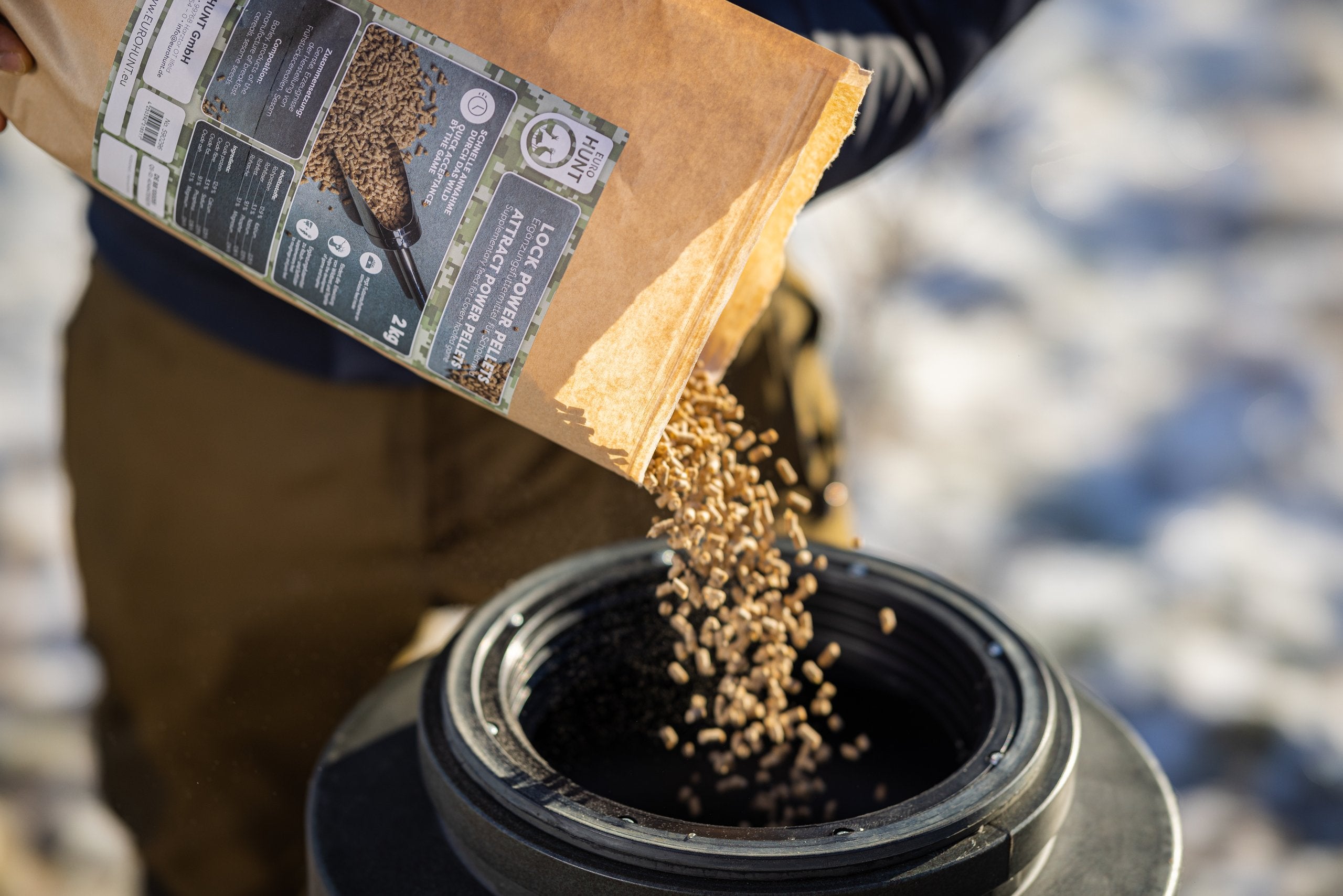 Eurohunt Robuste Wetterfeste Futtertrommel 2.0 für Effiziente Wildfütterung Jagdzubehör