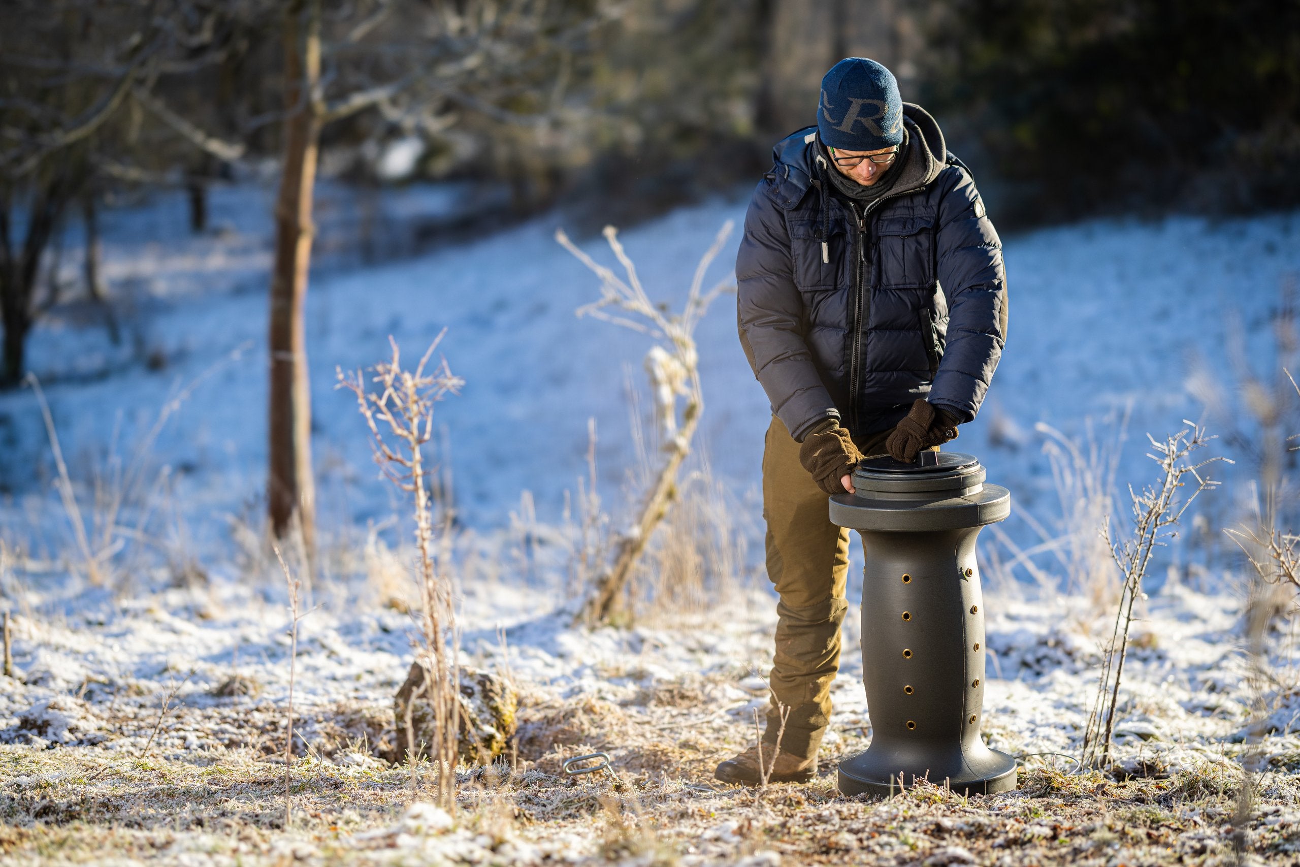 Eurohunt Robuste Wetterfeste Futtertrommel 2.0 für Effiziente Wildfütterung Jagdzubehör