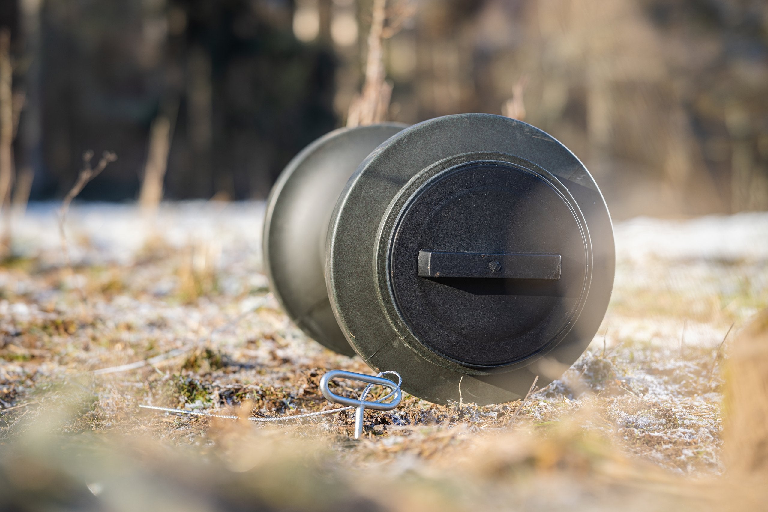 Eurohunt Robuste Wetterfeste Futtertrommel 2.0 für Effiziente Wildfütterung Jagdzubehör