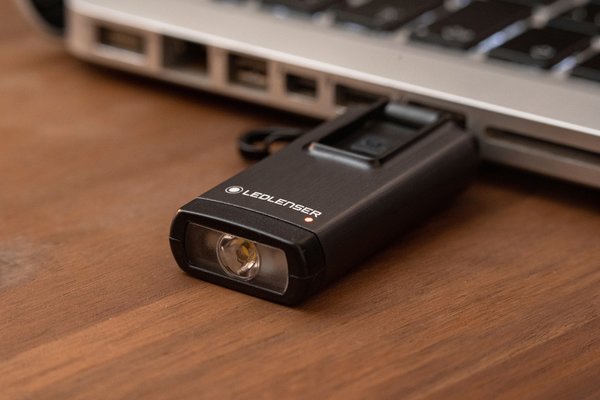 Ledlenser K6R Safety Schlüsselbundleuchte: Kompakt, 400 Lumen, USB-A aufladbar, mit Alarm