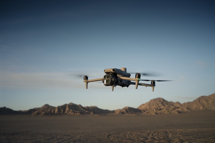 DJI Matrice 4E Profi-Drohne: Intelligente KI, Laser, Nachtsicht für Inspektion & Rettung