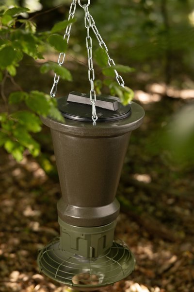 EUROHUNT Robuster 18kg Vorratsbehälter Futterautomat 2.0 – Effiziente Trichterform, Witterungsbeständig