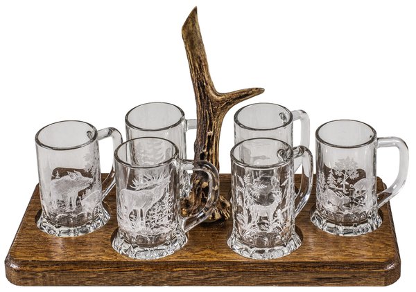 Rustikales Jagd Schnapsservice Set mit 6 Tiermotiv-Gläsern auf Eichenbrett